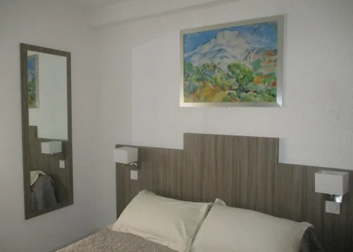 Du Commerce Ξενοδοχείο Pont-Saint-Esprit